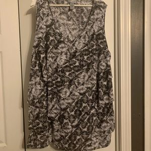 Black and white fern design Catherine’s 5xl sleeveless shirt